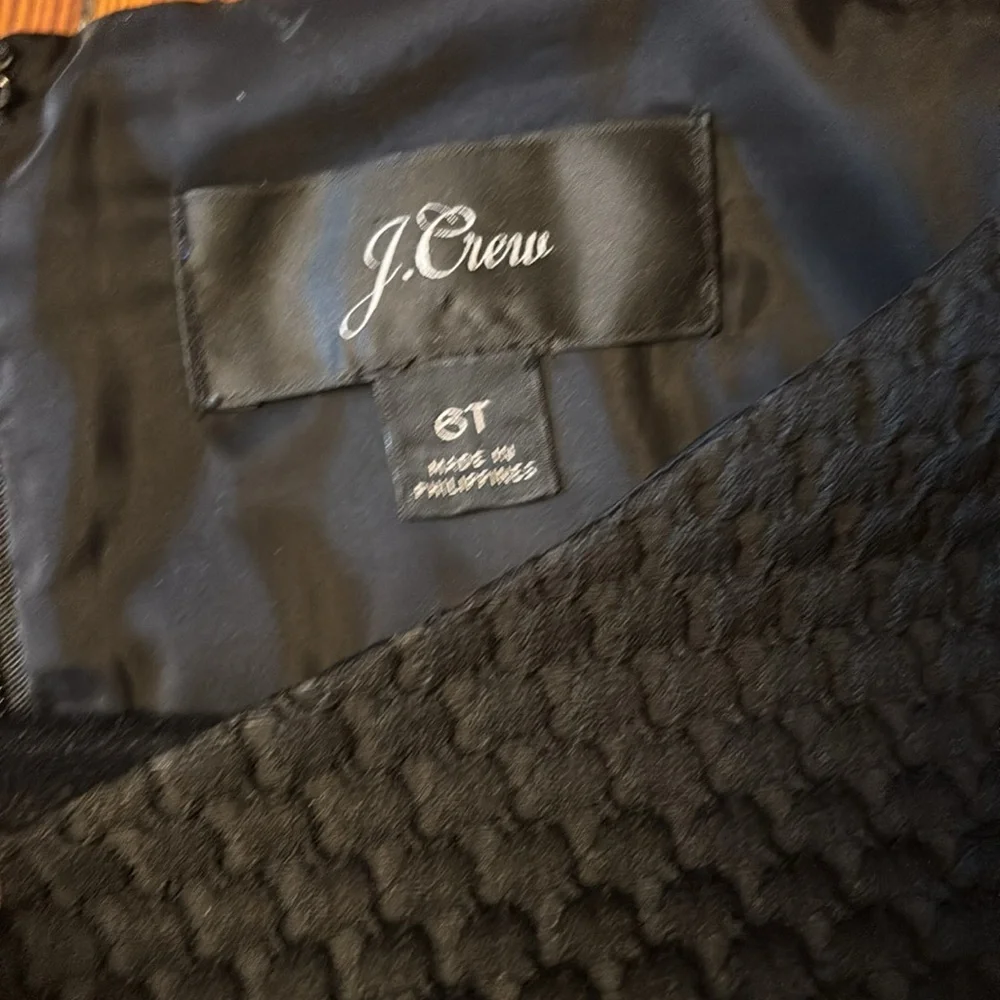 J Crew Boatneck sheath dress in matelassé Black 6T - Picture 2 of 3